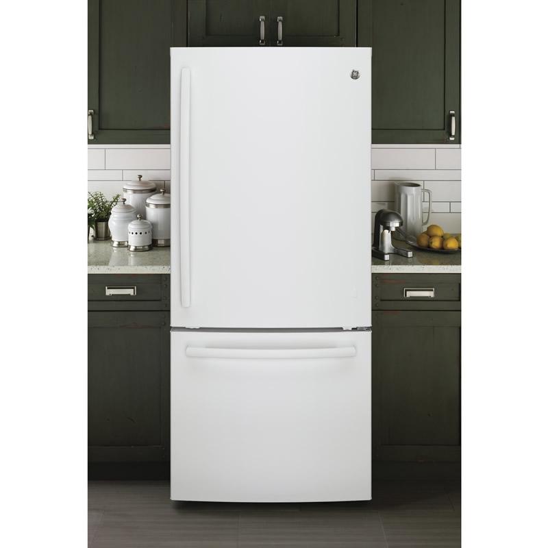 GE 30-inch, 20.9 cu. ft. Bottom Freezer Refrigerator GDE21EGKWW IMAGE 4