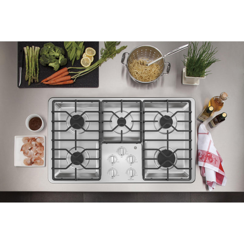 GE 36-inch Built-In Gas Cooktop with MAX Burner System JGP3036SLSS IMAGE 2