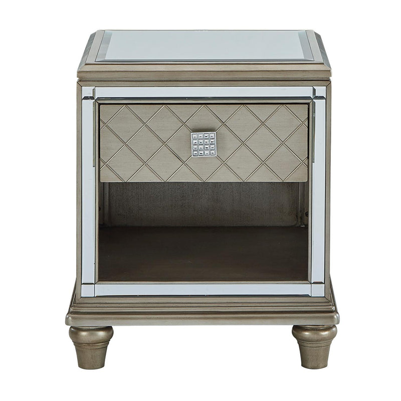 Signature Design by Ashley Chevanna End Table T942-3 IMAGE 3