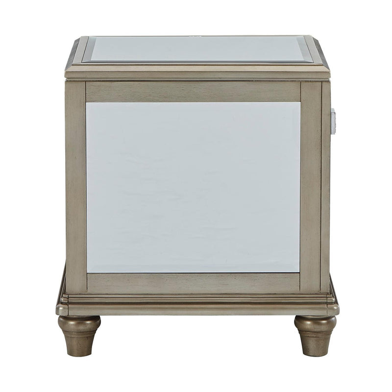Signature Design by Ashley Chevanna End Table T942-3 IMAGE 4